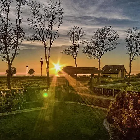 Apartment Lovely In Darlowo With Wifi Zizow